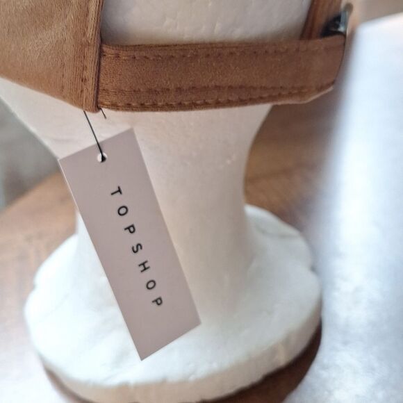 Topshop Suedette sherpa mix Cap in Beige fuzzy brim - Picture 7 of 10